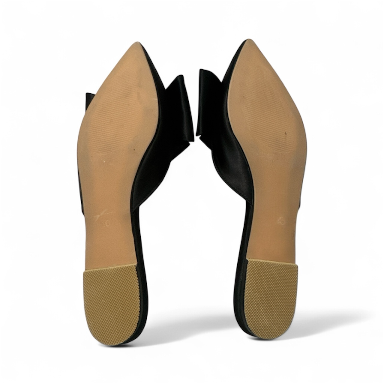 Pointed toe bow-know Slip on Flats by Emiwey Size 10- Pre Owned